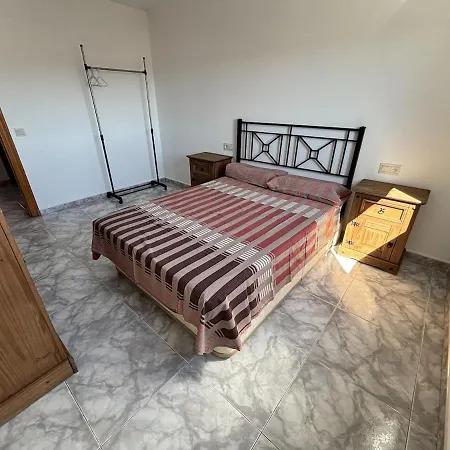 Piso En Fuentesnuevas شقة *